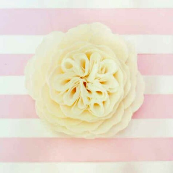 Everlasting Love Bathing Petal Soap Flower - Picture 1 of 3